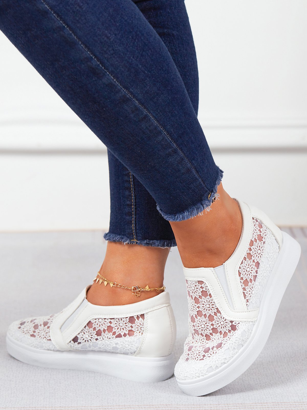 Flower Embroidery Lace Detail Hidden Heeled Shoes