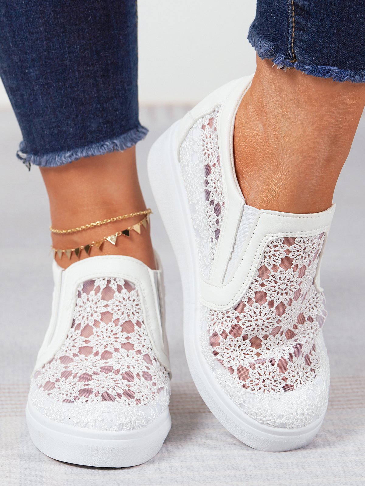 Flower Embroidery Lace Detail Hidden Heeled Shoes