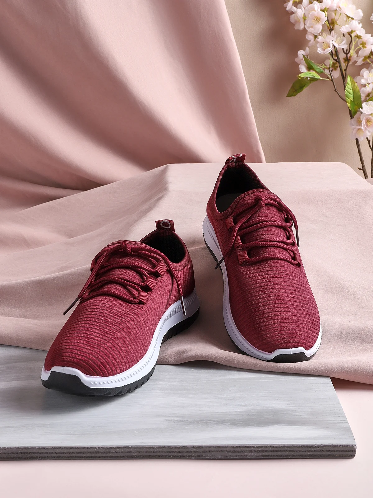 Lightweight Breathable Non-Slip Lace-Up Sneakers