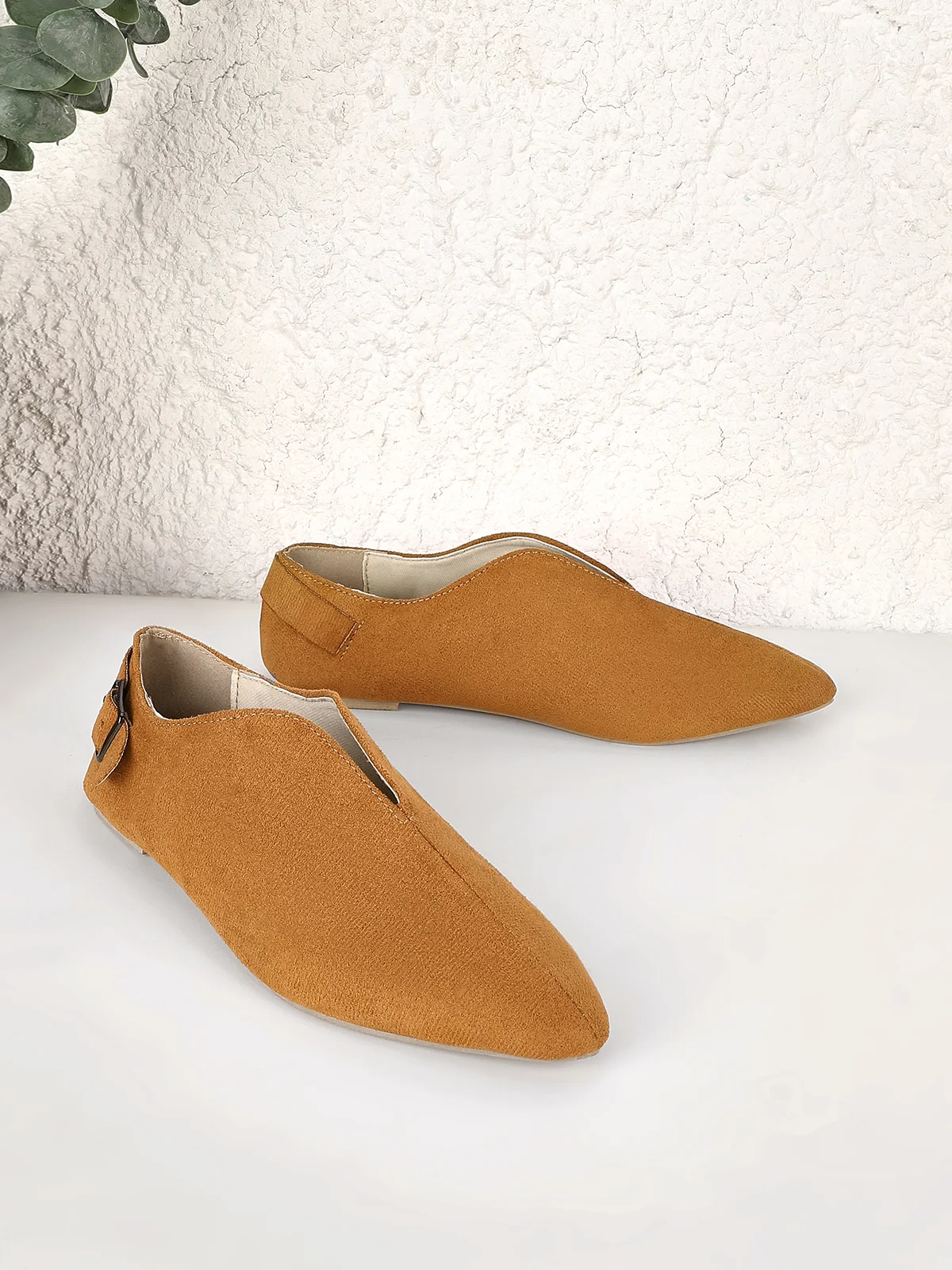 Vintage Casual V-Buckle Flat Shoes