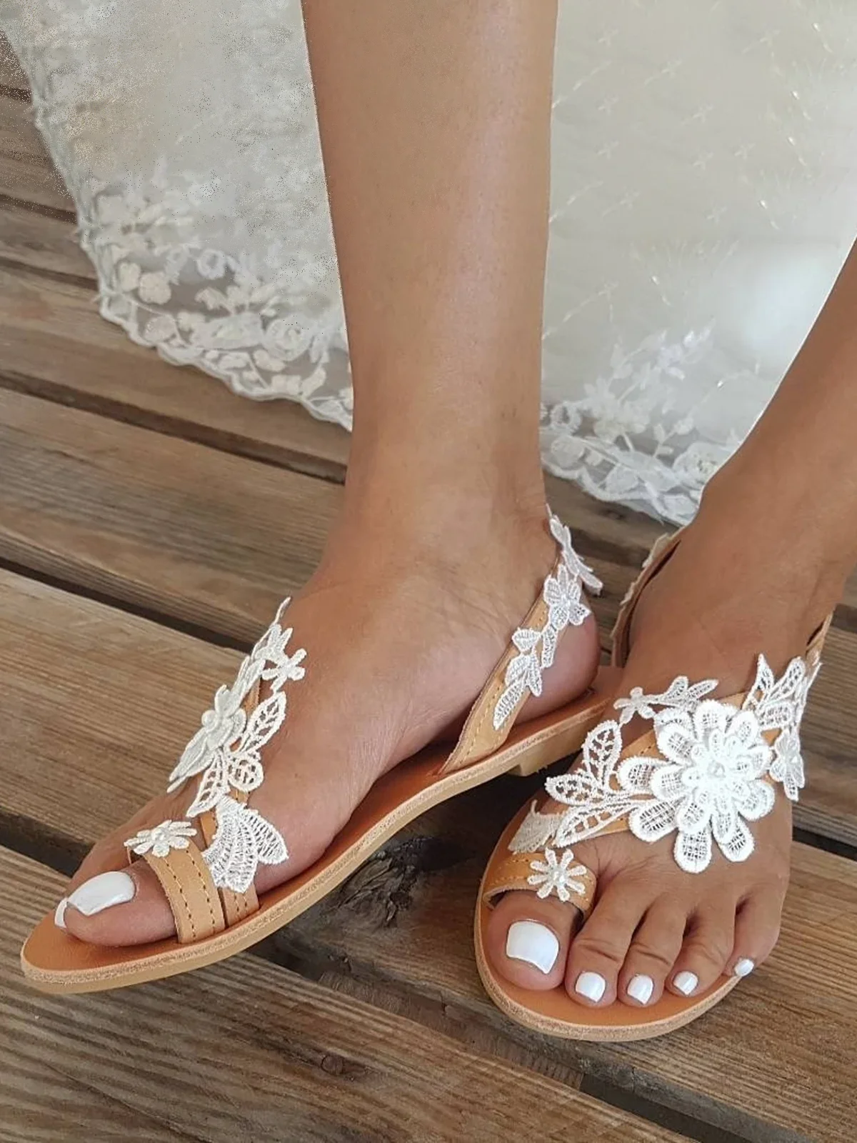 Women's Romantic Applique Lace Flower Decorative Elegant Wedding Flat Heel Sandals