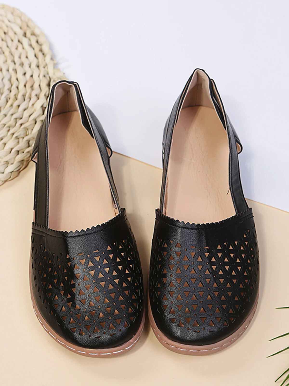Vintage Hollow Breathable Shoes