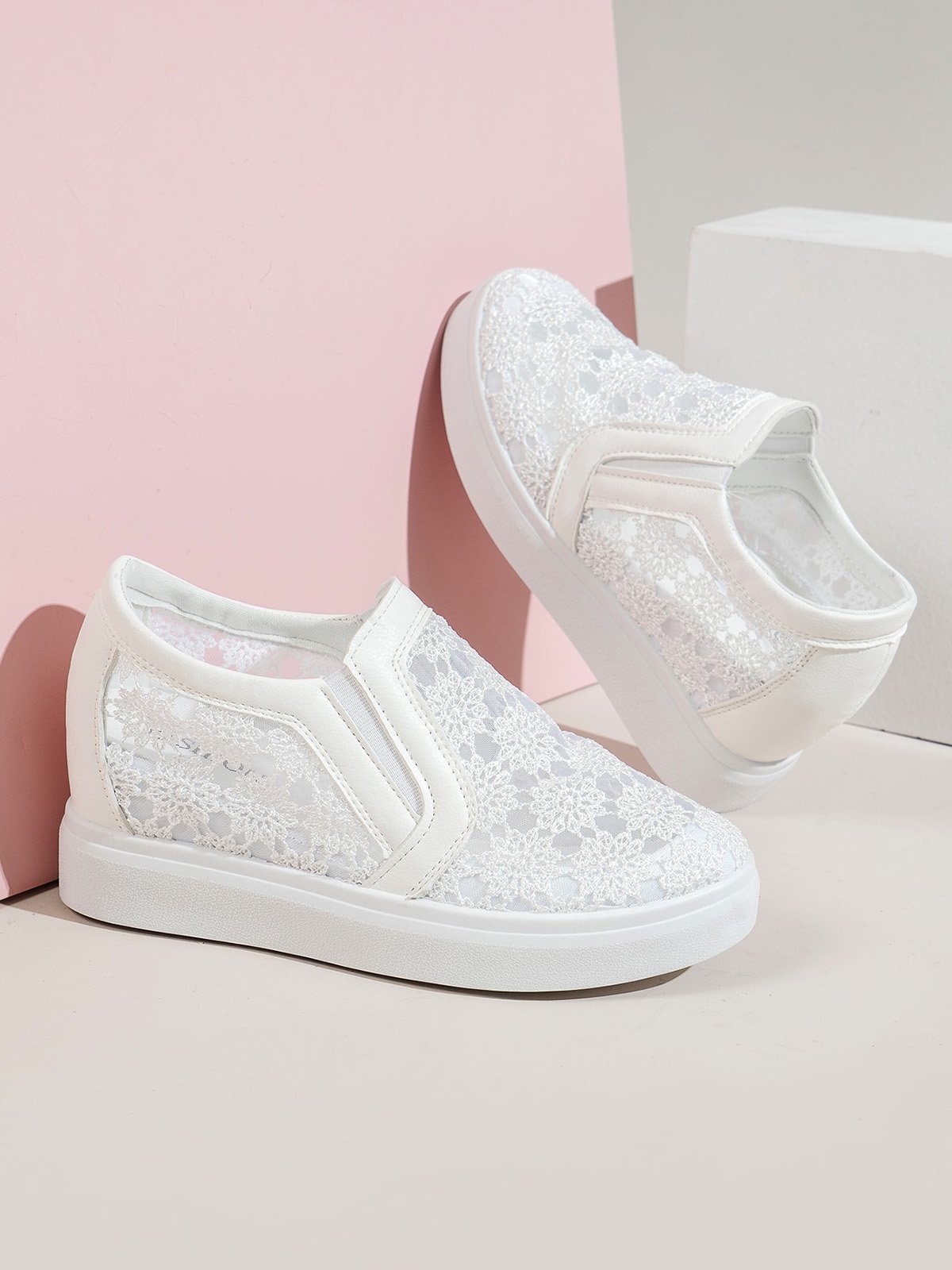 Flower Embroidery Lace Detail Hidden Heeled Shoes