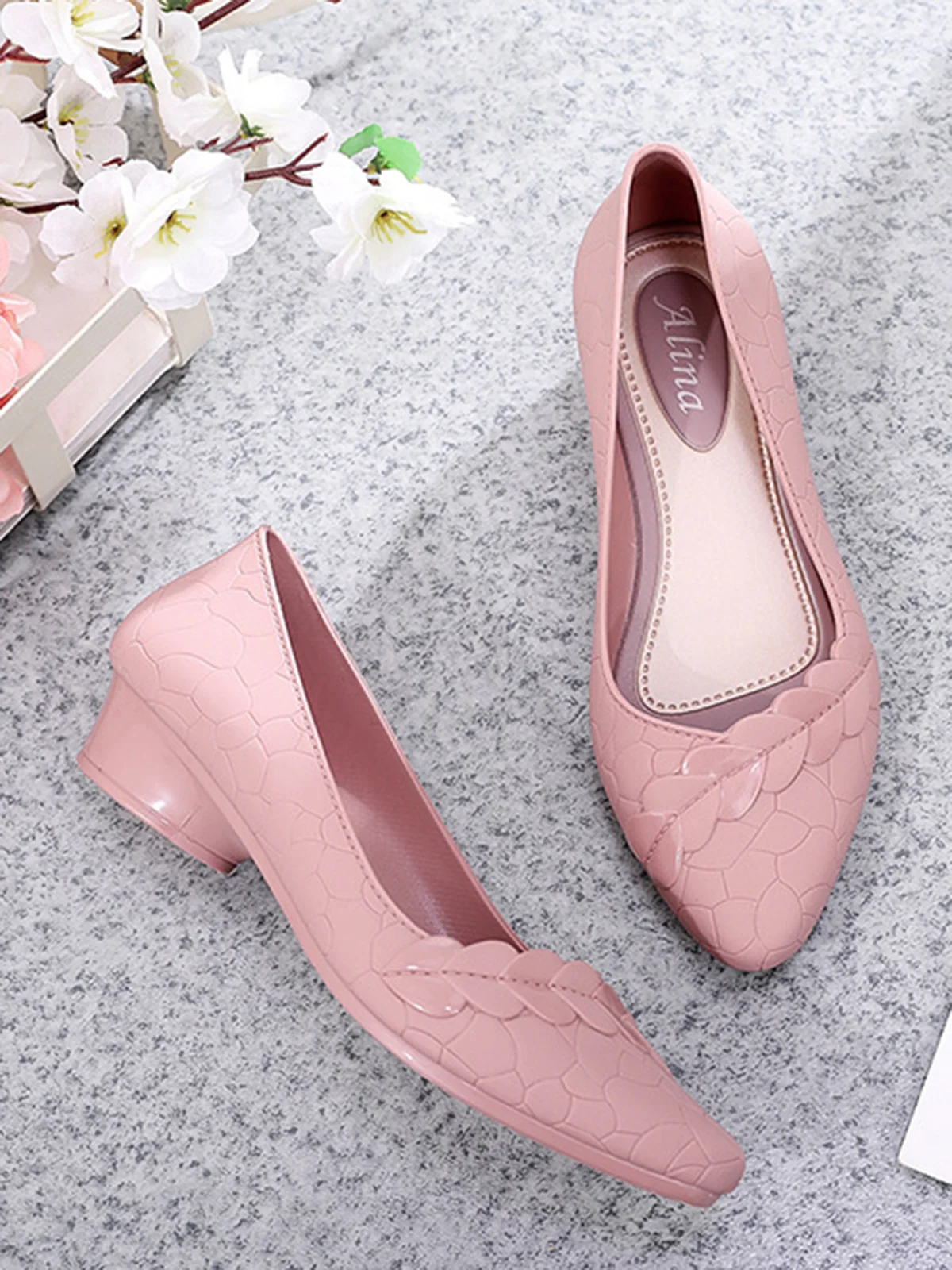 Comfortable Soft Sole Waterproof Pointed Toe Shallow Mouth Chunky Heel Shoes