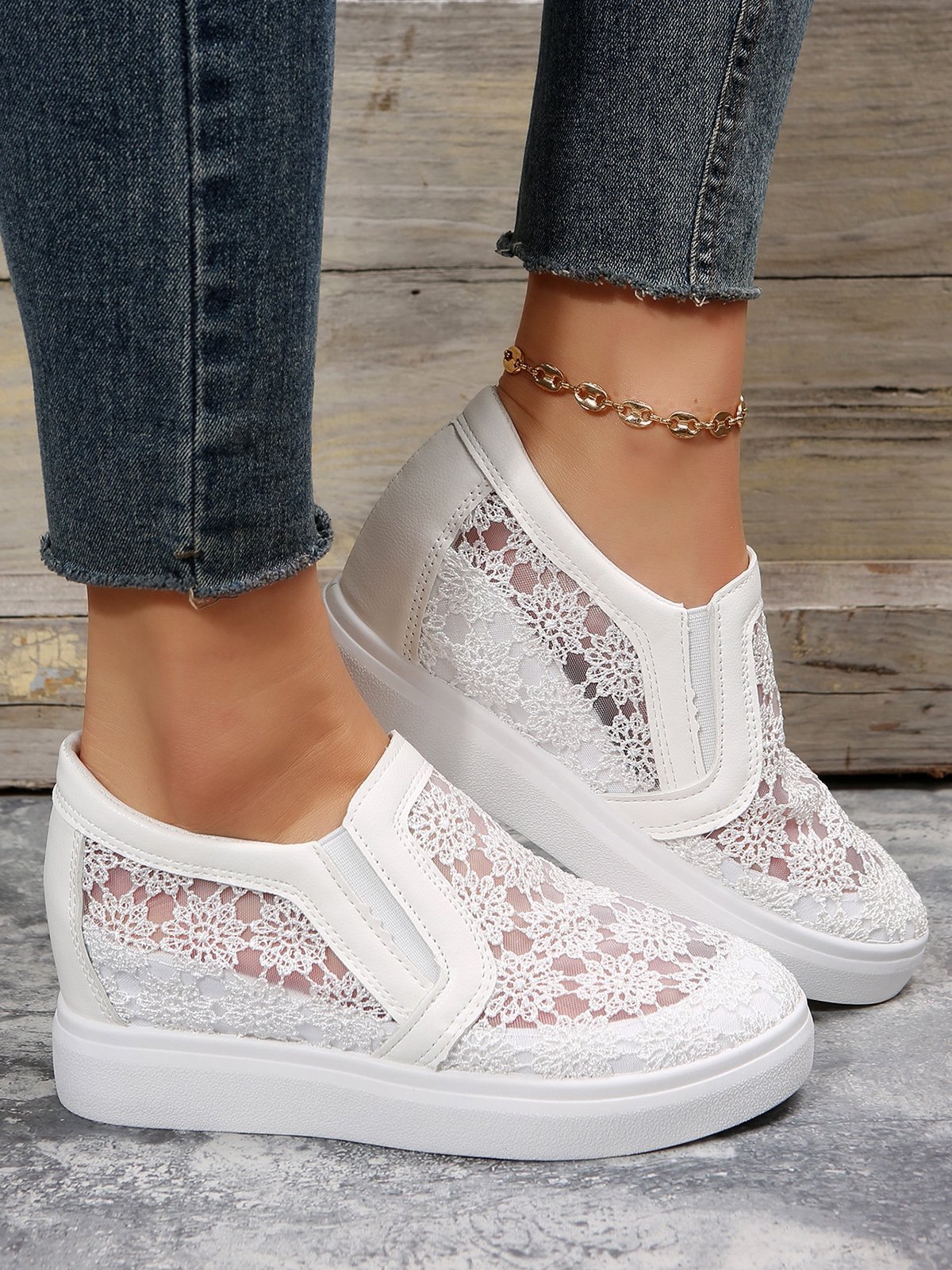 Flower Embroidery Lace Detail Hidden Heeled Shoes