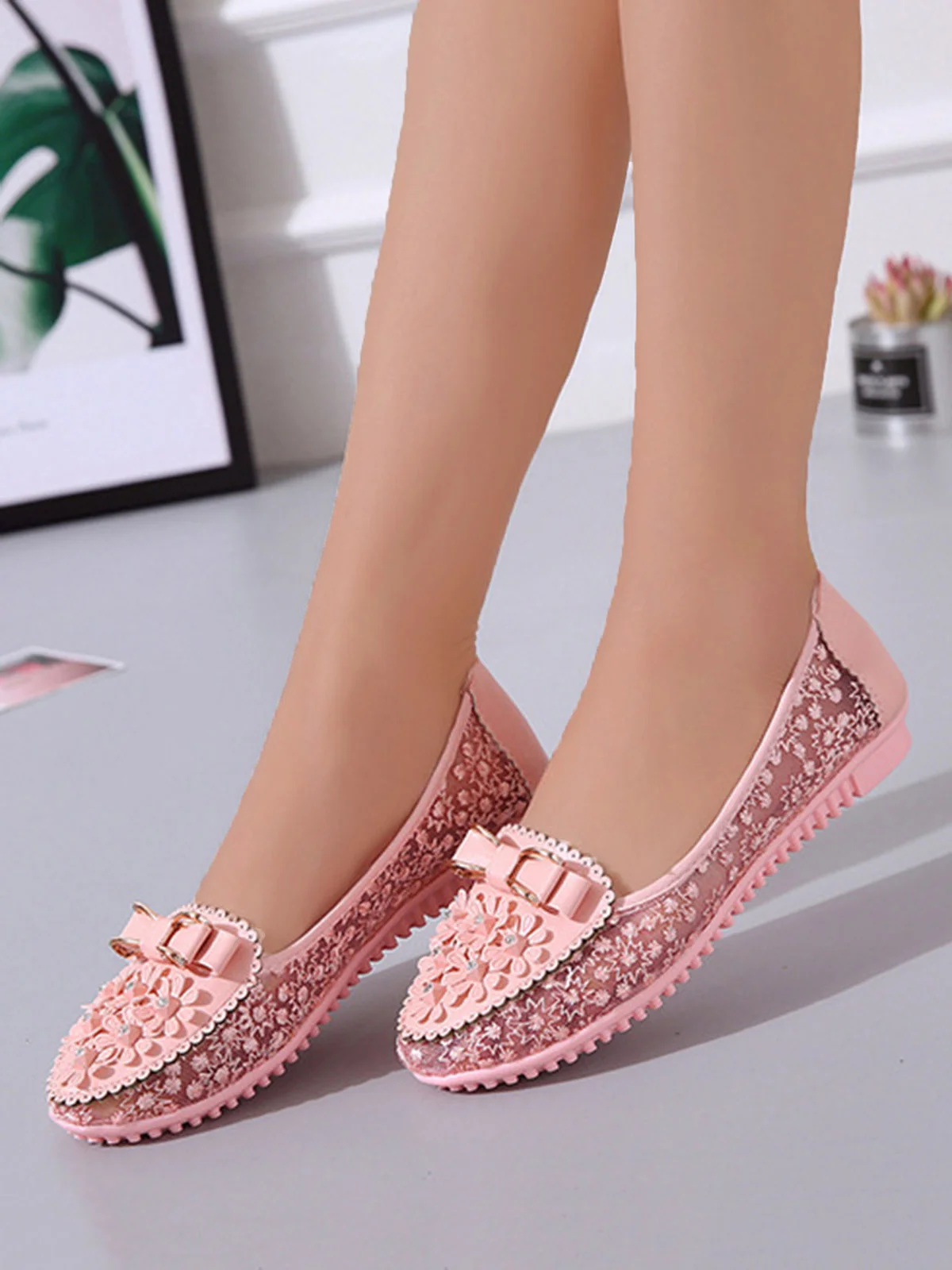 Elegant Applique Bowknot Decor Lace Split Joint Flat Shoes