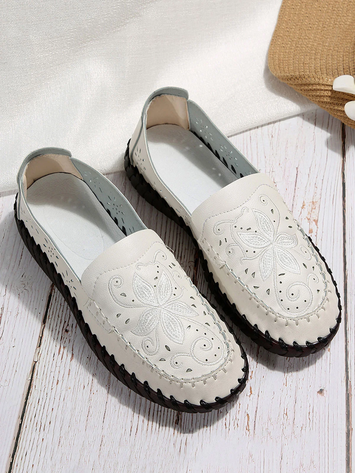 Floral Embroidery Breathable Hollow out Loafers