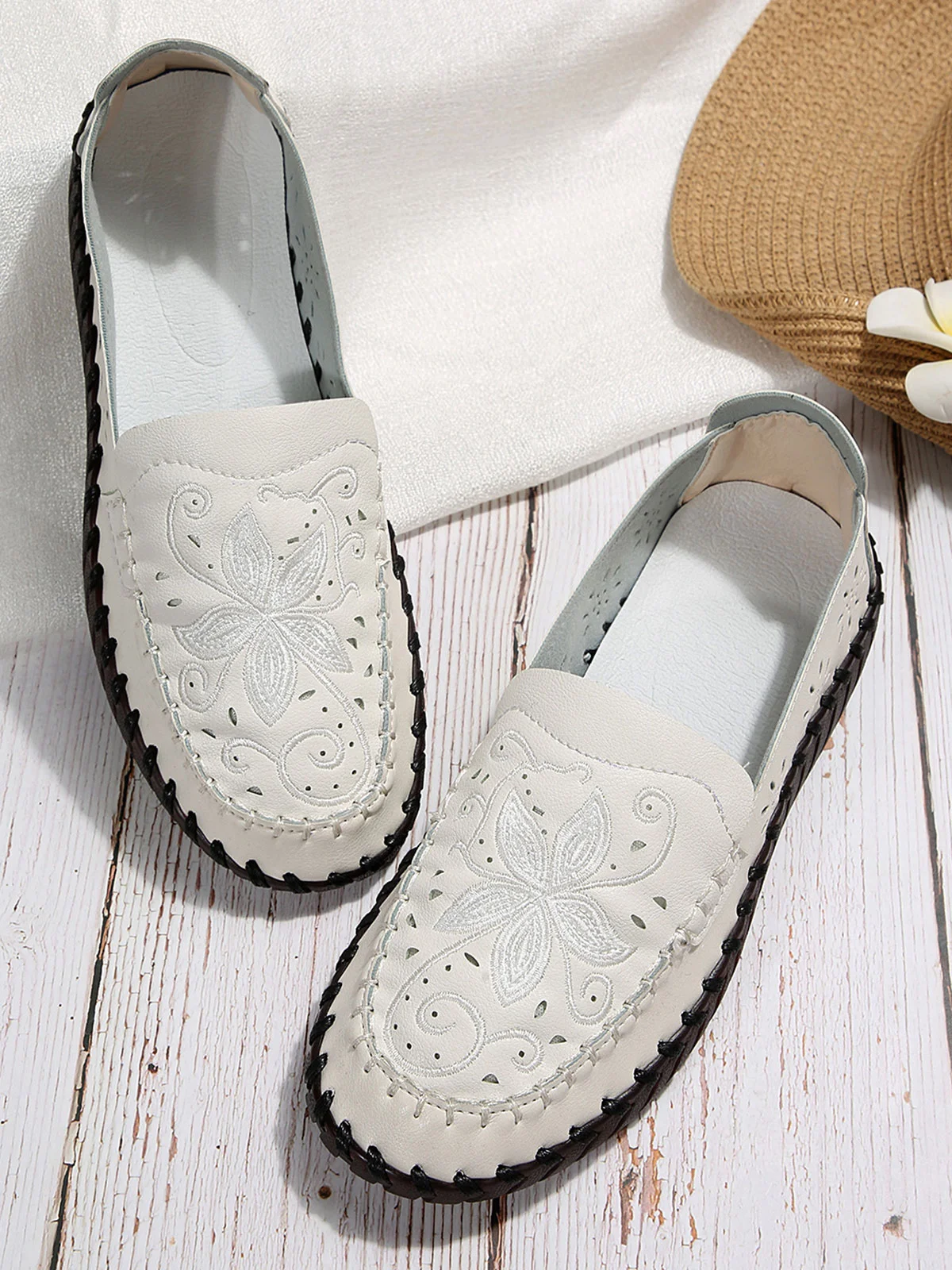 Floral Embroidery Breathable Hollow out Loafers