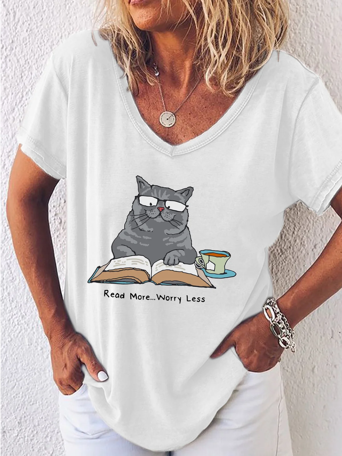 Women's Read More Worry Less Cute Cat Print Casual V Neck T-Shirt