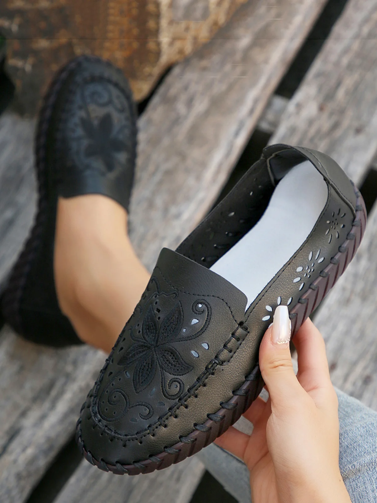 Floral Embroidery Breathable Hollow out Loafers