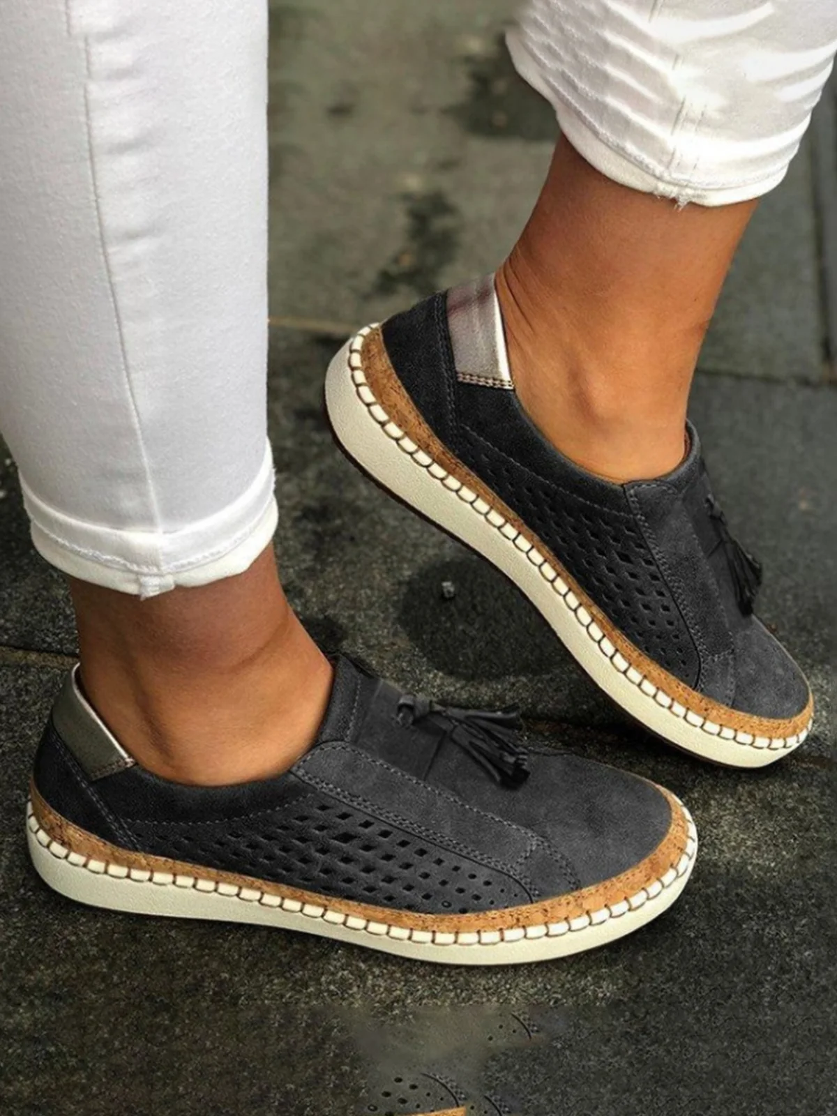 Women Hollow-Out Round Toe Flat Sneakers