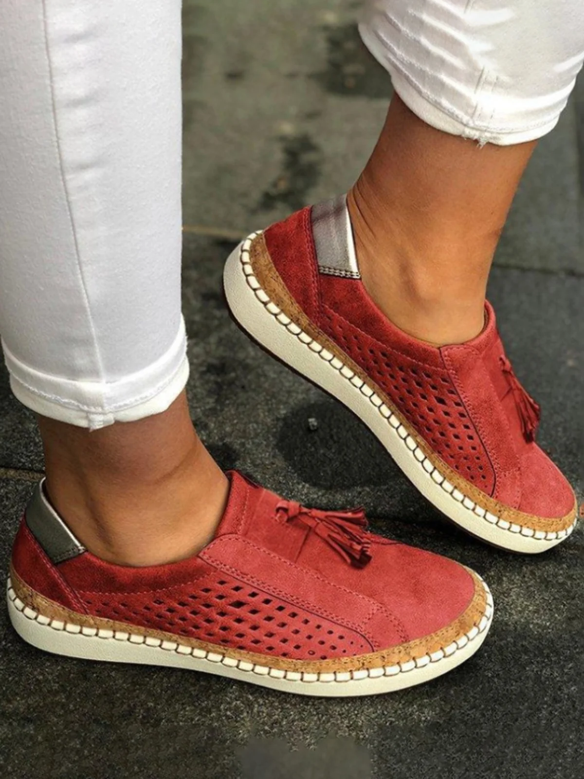 Women Hollow-Out Round Toe Flat Sneakers