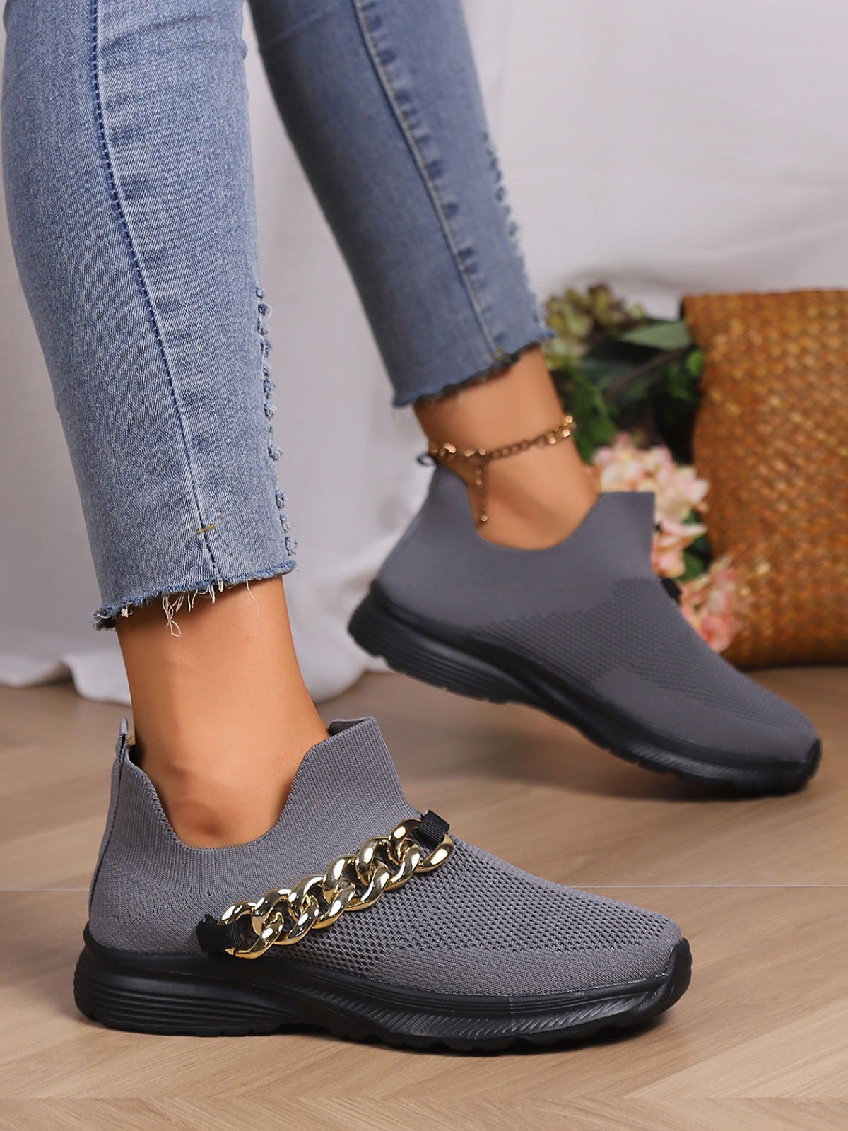 Women Chain Decor Slip On High-Elastic Flyknit Sneakers