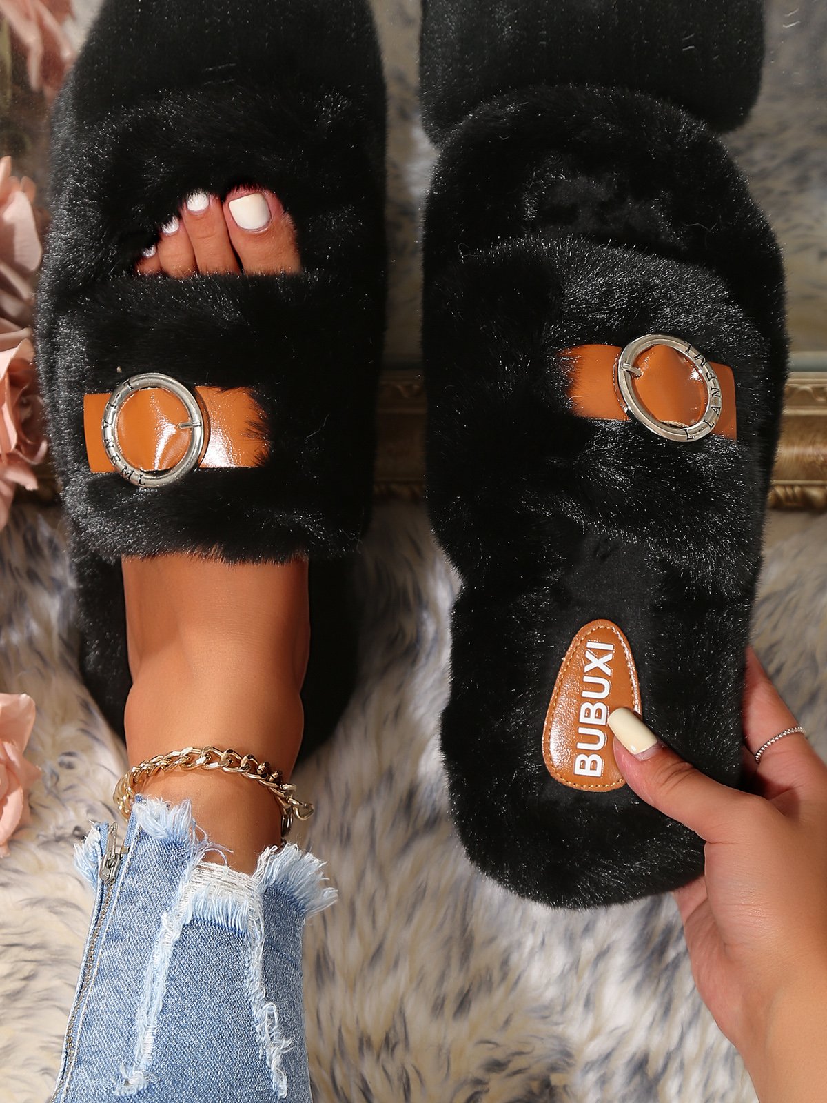 Casual Color Block Buckle Comfy Fluffy Slippers