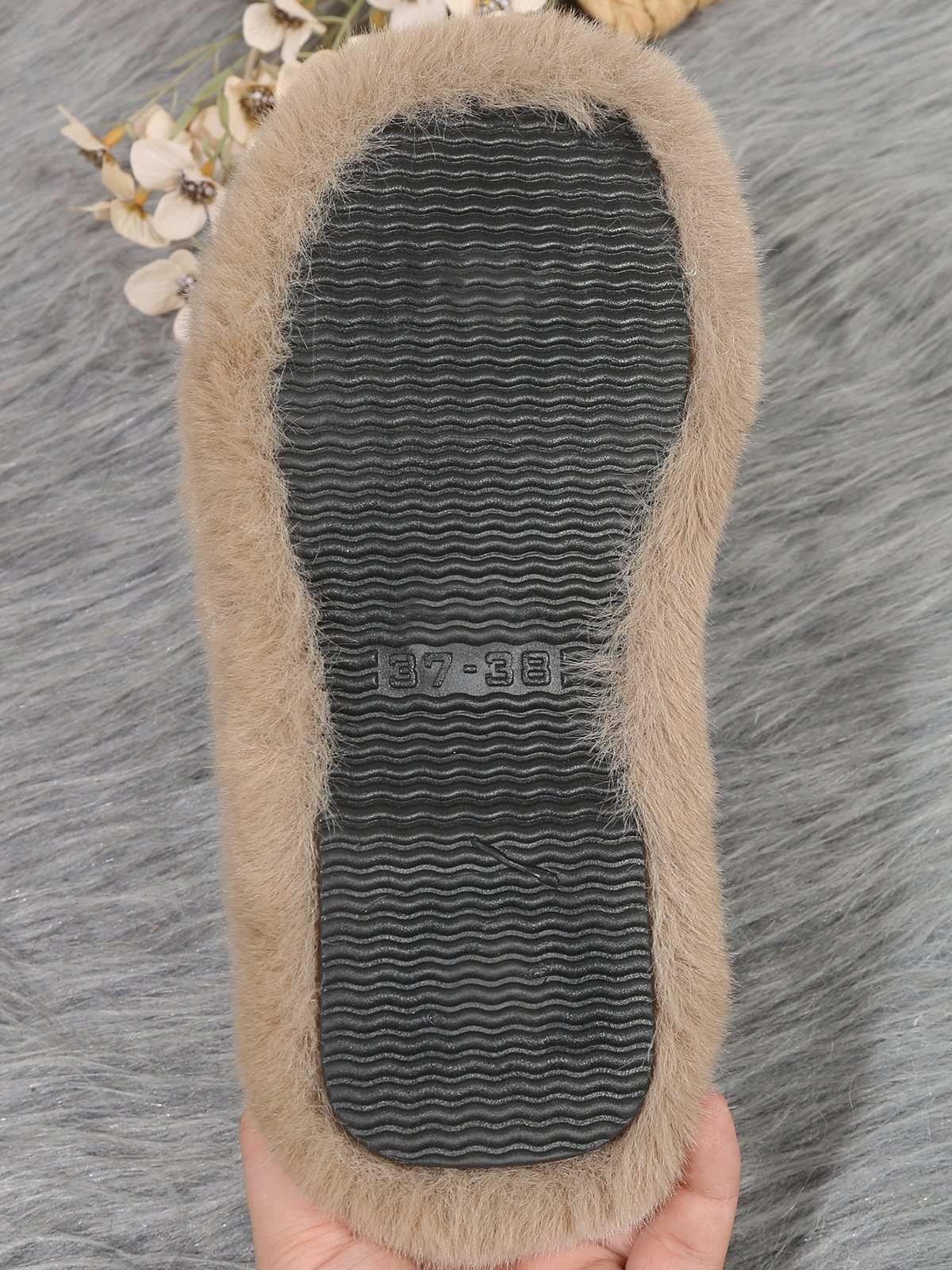 Casual Color Block Buckle Comfy Fluffy Slippers