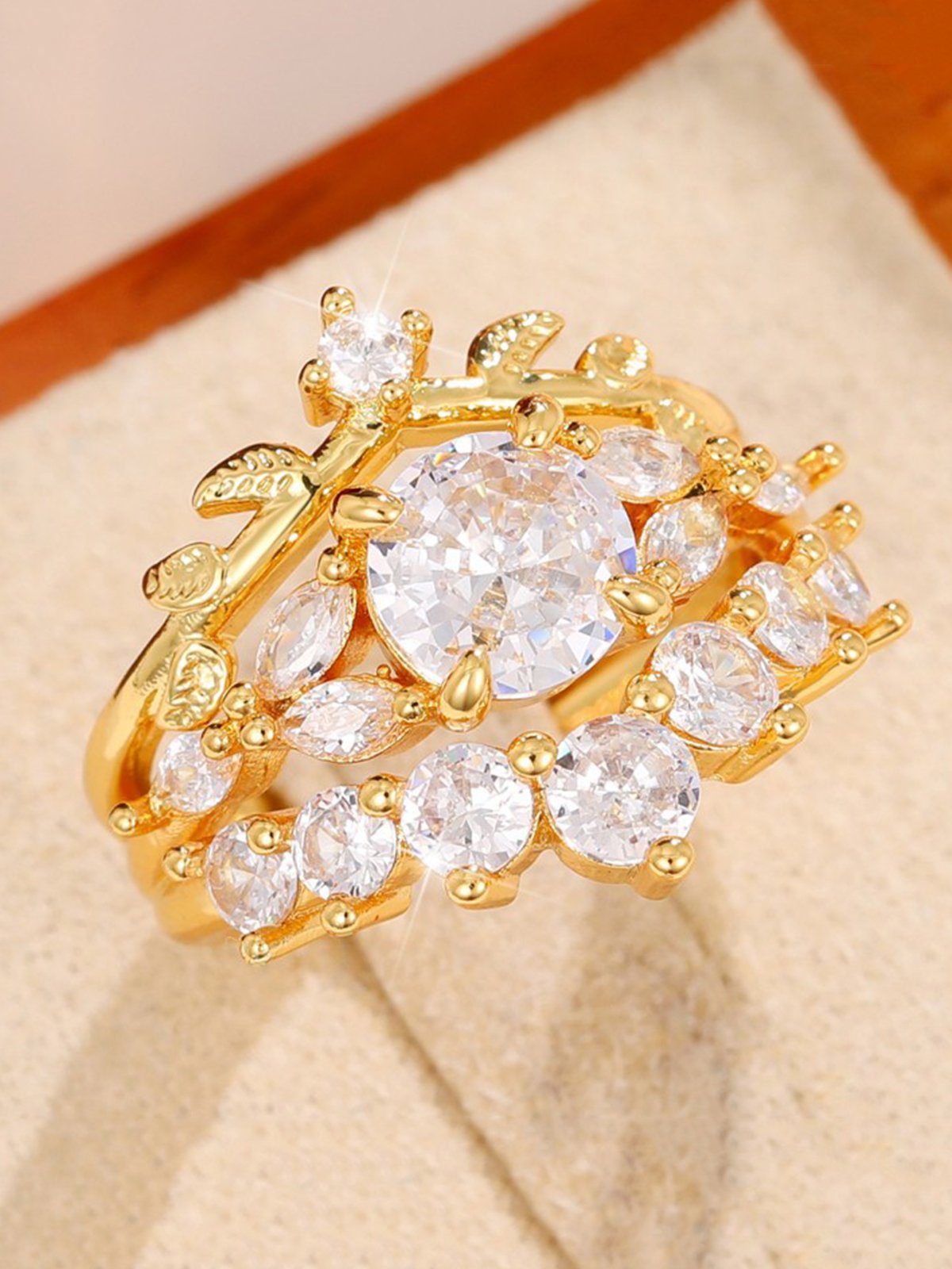 2pcs Rhinestone Decor Leaf Crown Shaped Matching Rings Set