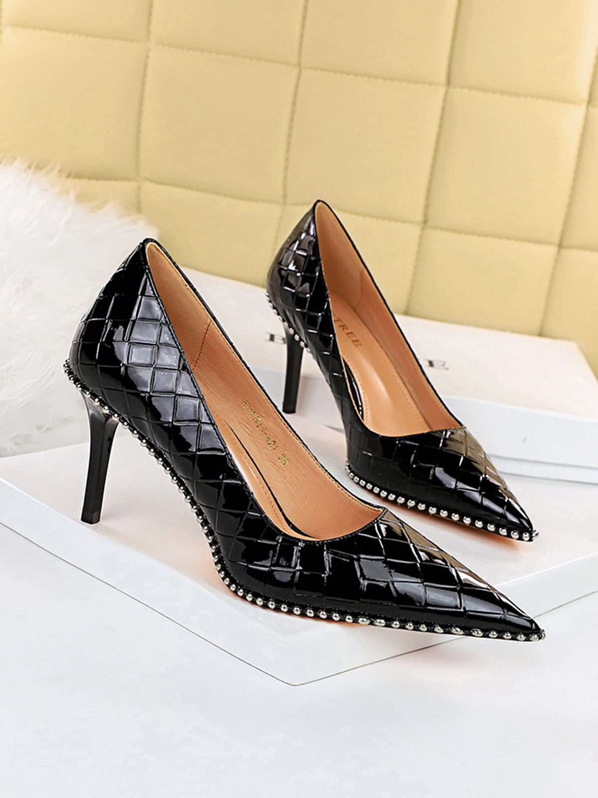 Stylish Woven Embossed Stiletto Heel Shallow Pumps