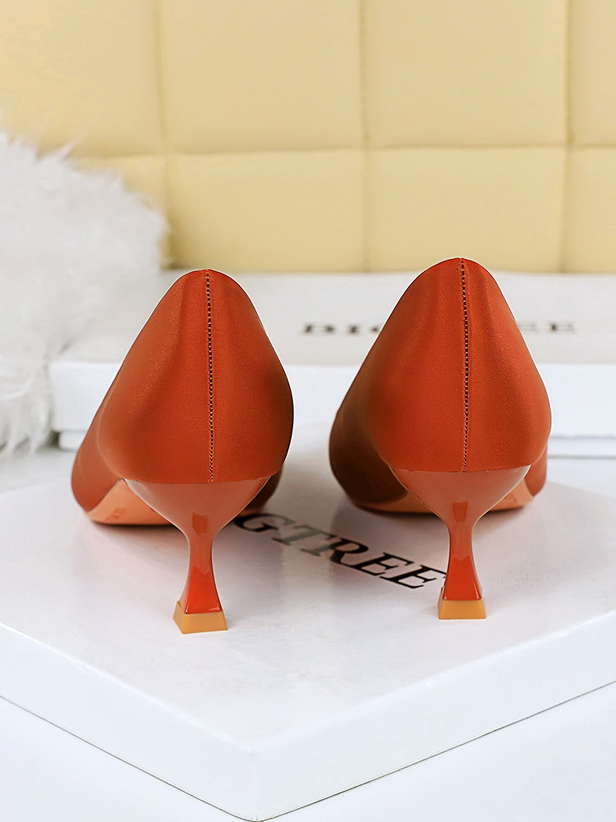 Women Minimalist Wineglass Heel Shallow Pumps