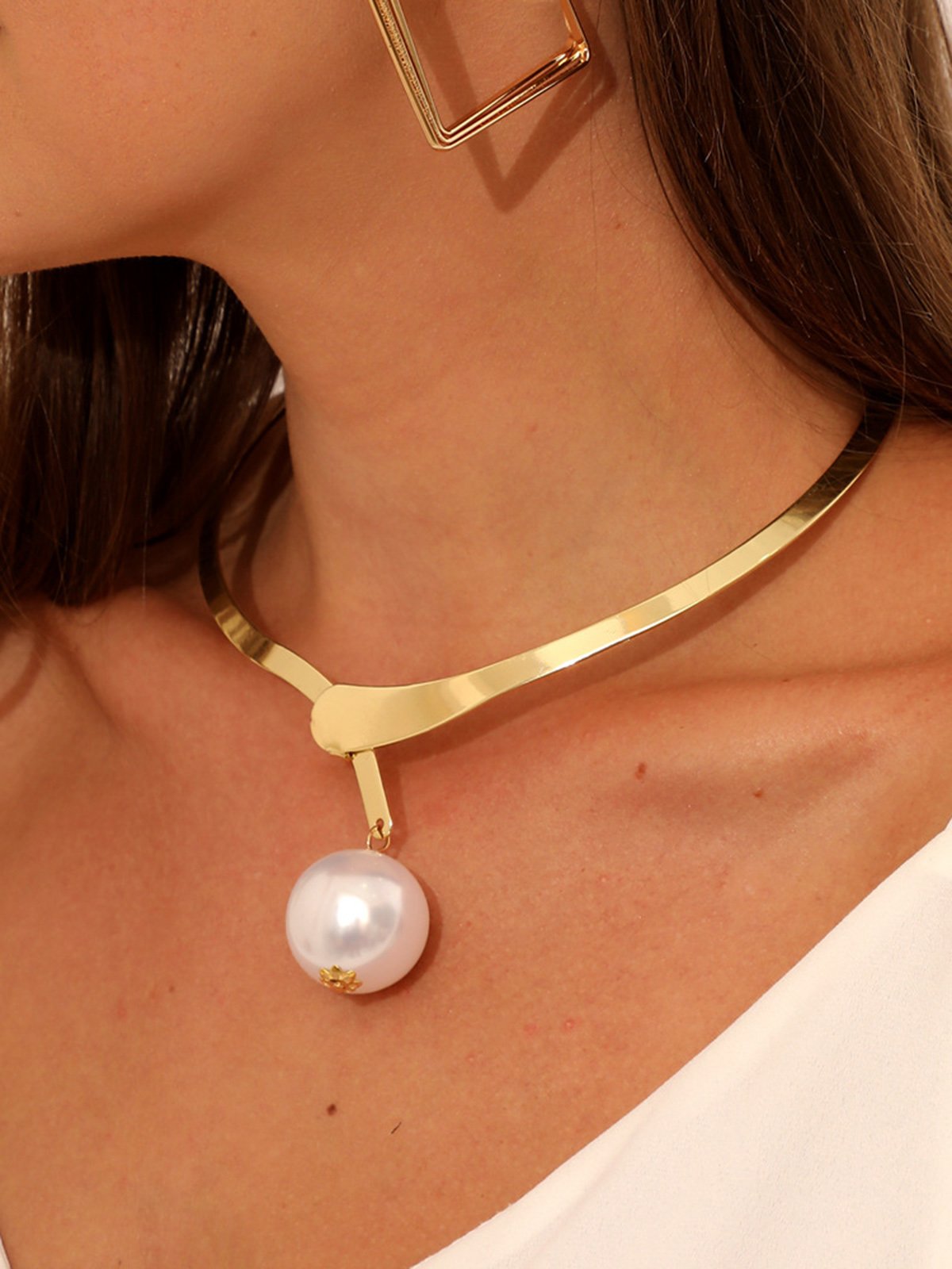 Elegant Imitation Pearl Torque Metal Choker Necklace