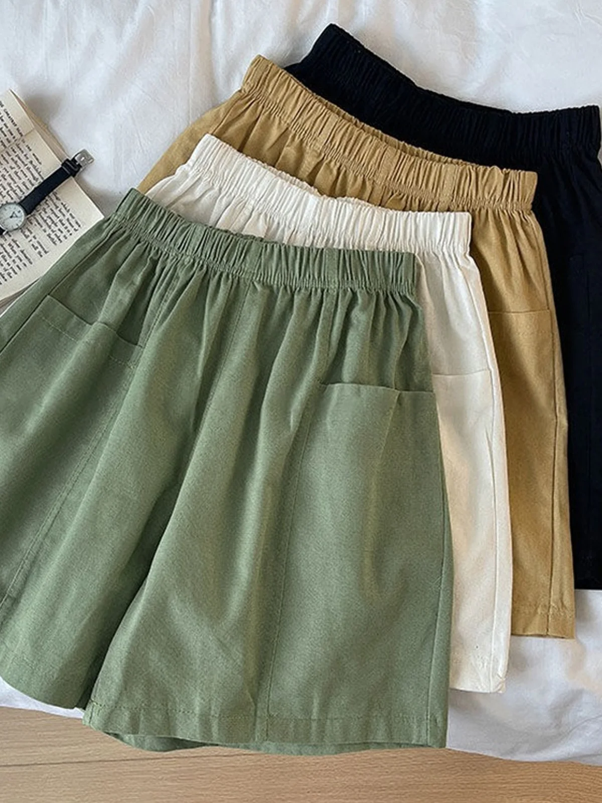 Casual Plain Pocket Stitching Loose Shorts