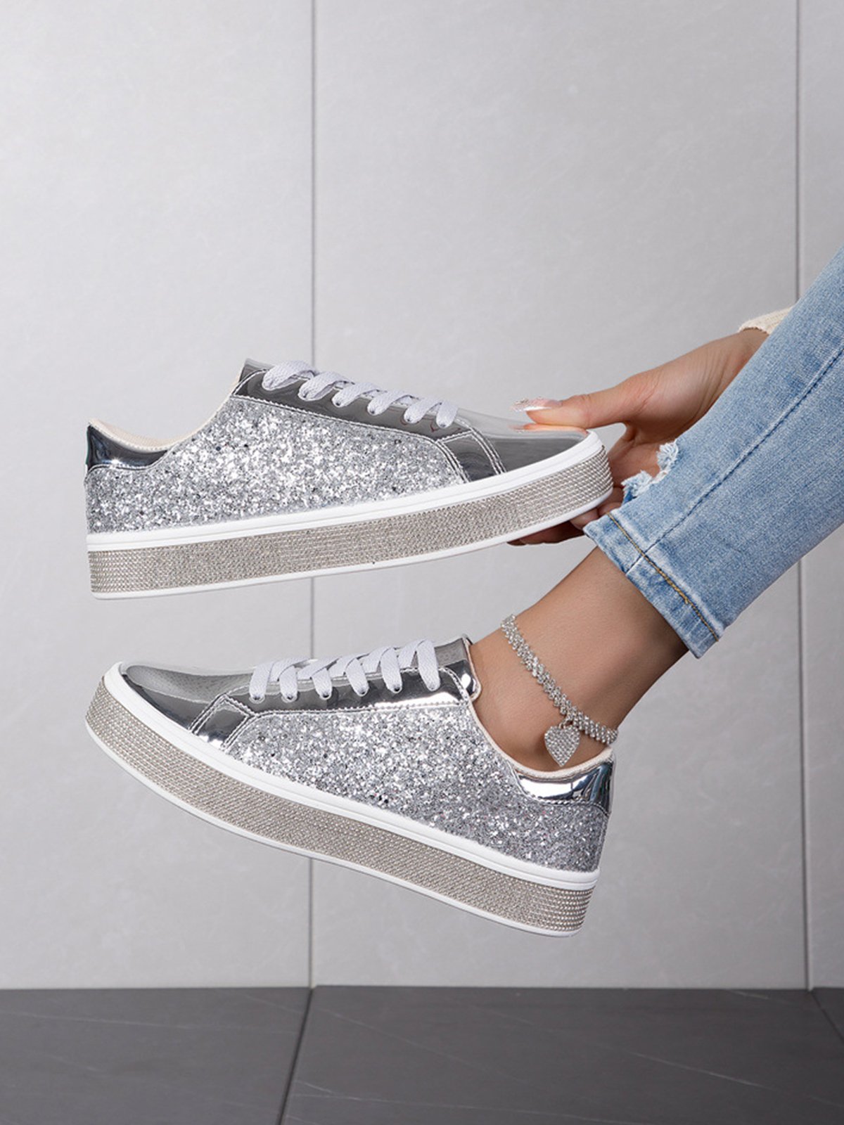 Fashion Glitter Rhinestone Lace-Up Skate Shoes