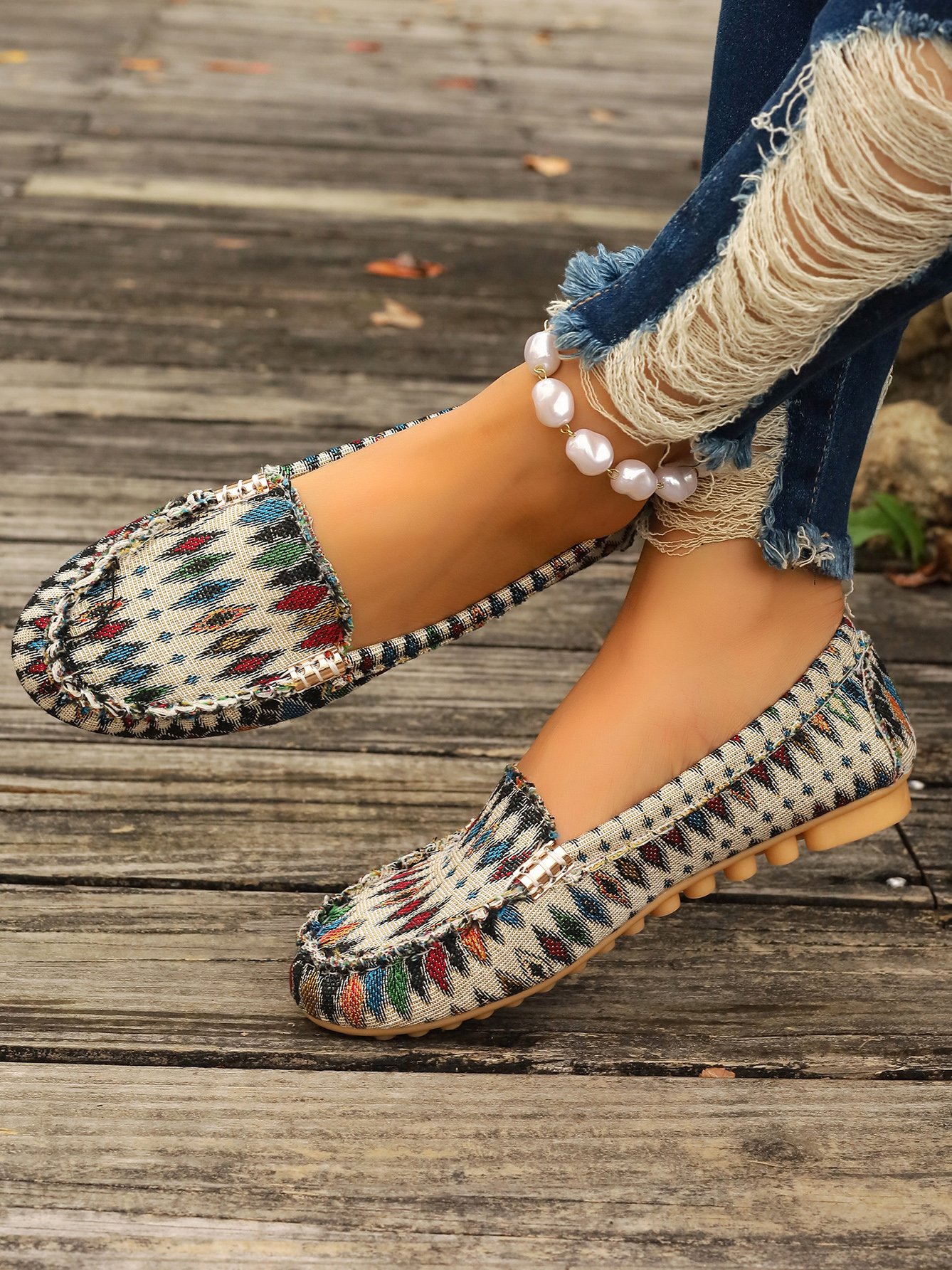 Ethnic All Season Casual Fabric Shallow Shoes