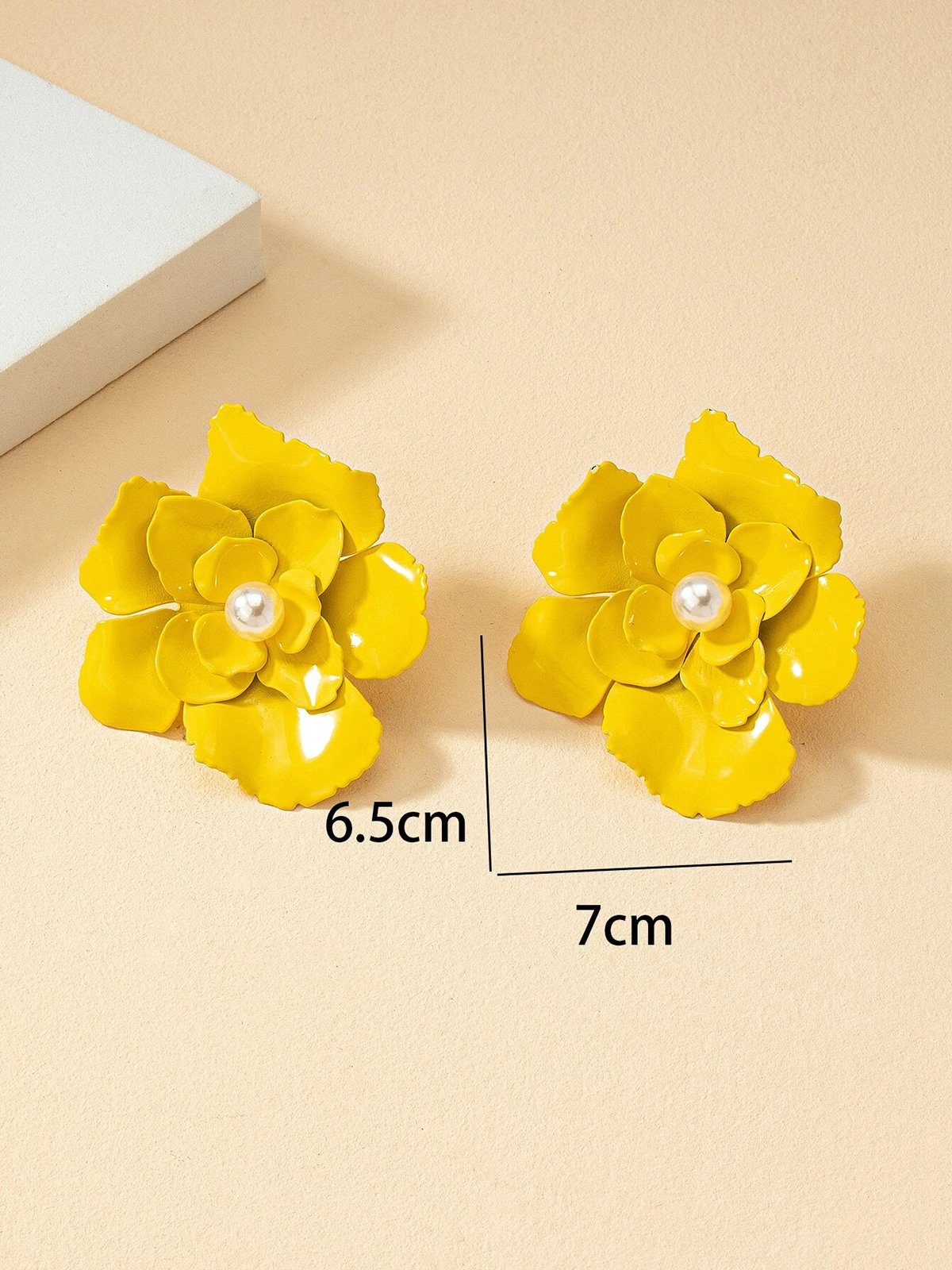 1pair Elegant Flower Rhinestone Stud Earrings