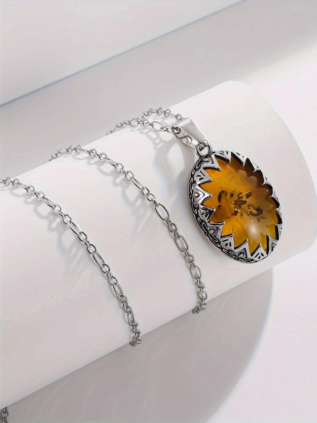Vintage oval amber hollow diamond long necklace