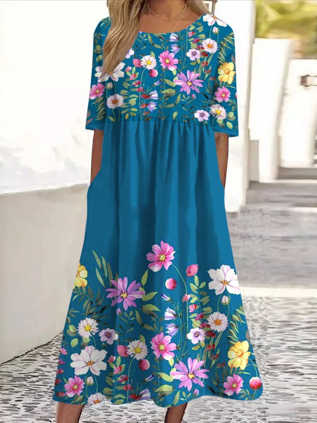 Crew Neck Regular Fit Casual Dress With No