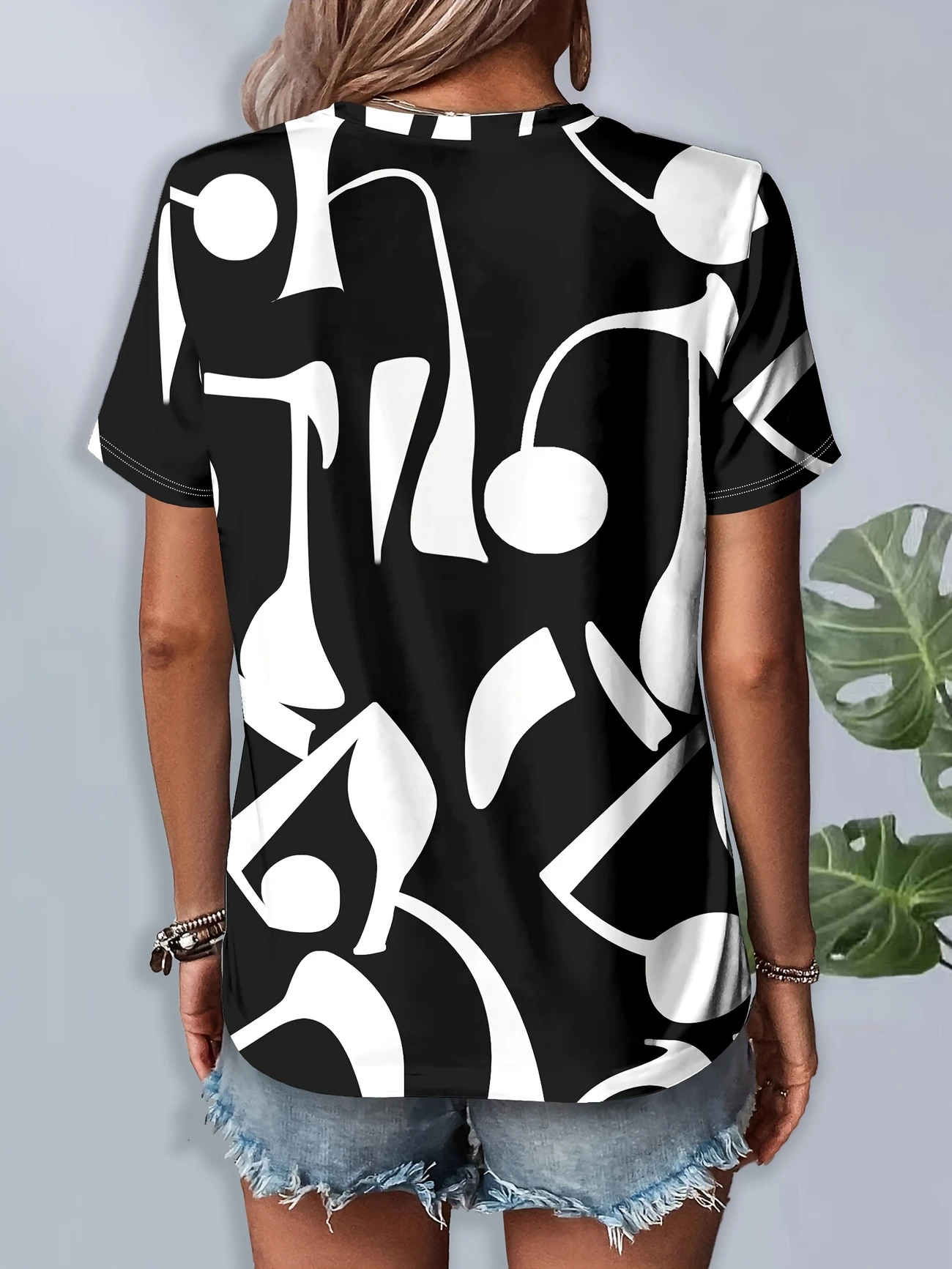 Women's Abstract Print Casual Round Neck Short Sleeve T-Shirt