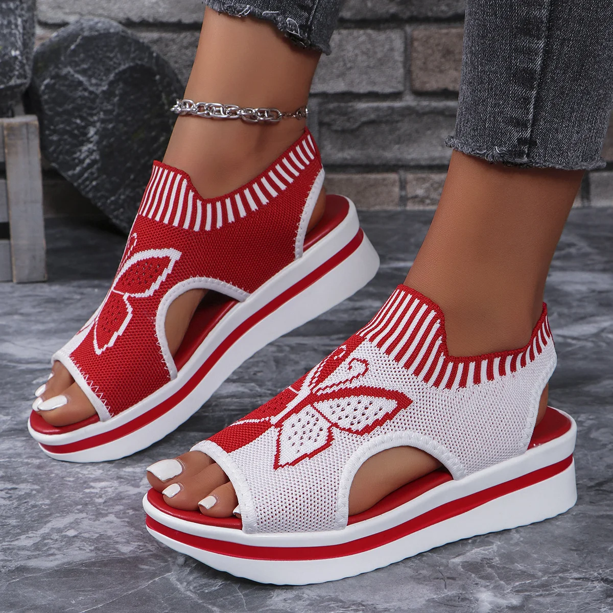 Women's summer new leisure flying woven hollow mesh fish mouth beach women's sports style sandals