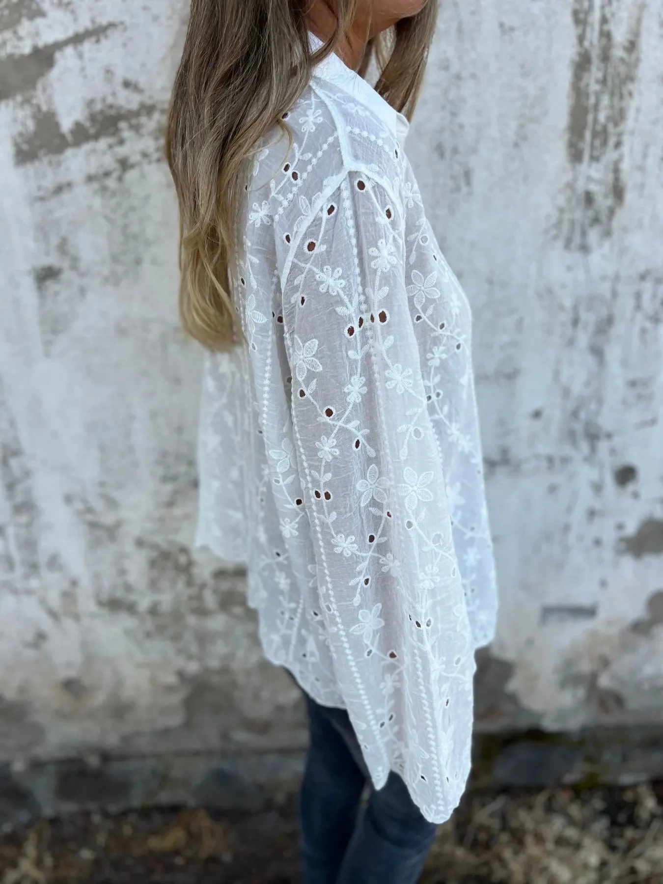 Women's Sweet Temperament Embroidered Hollow Cotton And Linen Holiday Shirt Casual Top