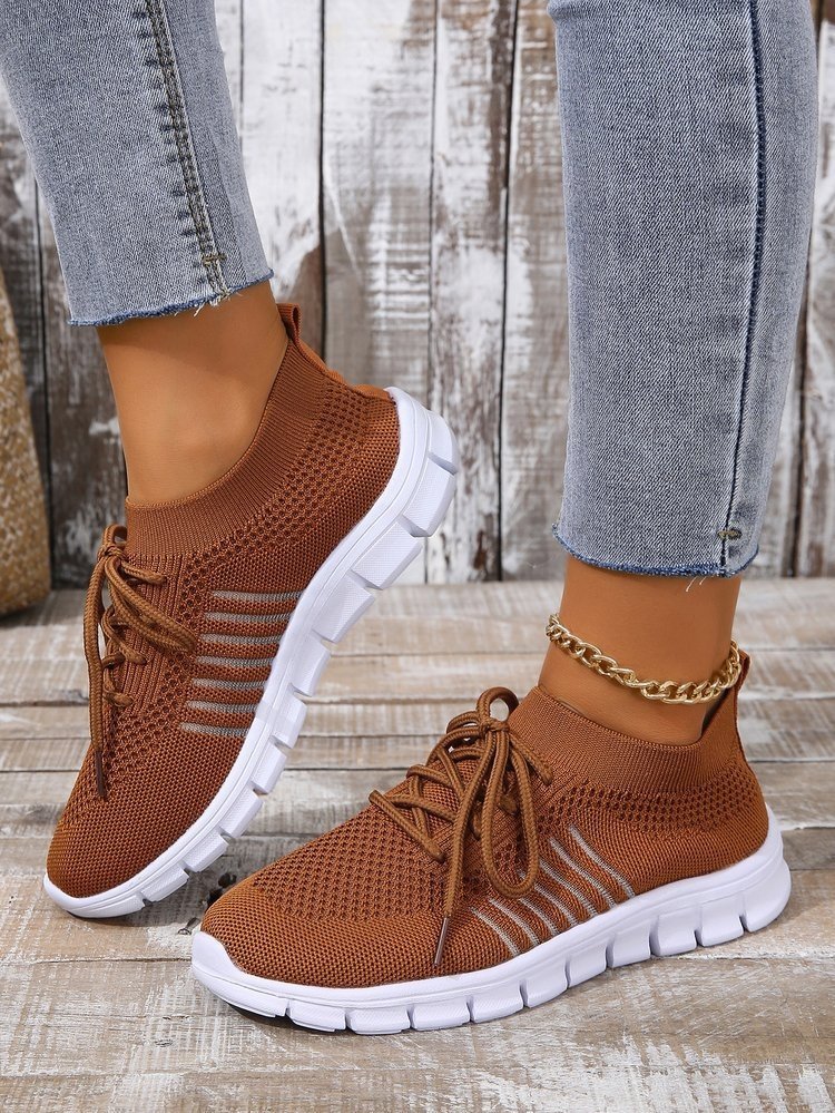 Spring And Autumn Flyknit Breathable Non-slip Lightweight Mesh Sports Shoes