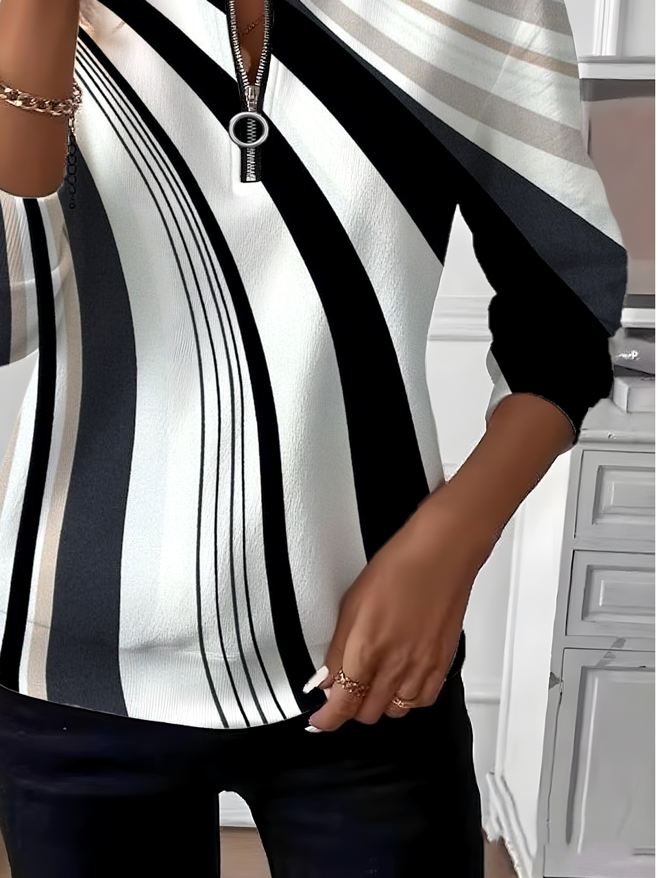 Women's Artistic Stripe Design Everyday Long Sleeve Center Front Zip Sweatshirt