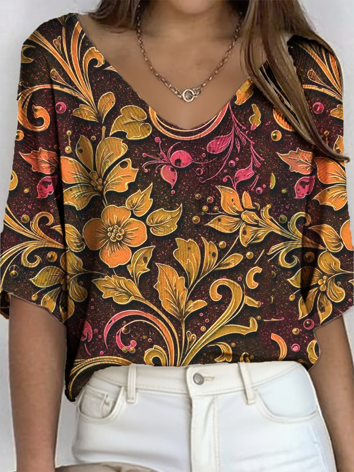 Women's Floral Pattern Trimmed V-Neck Three-Quarter Sleeve T-Shirt Regular Top