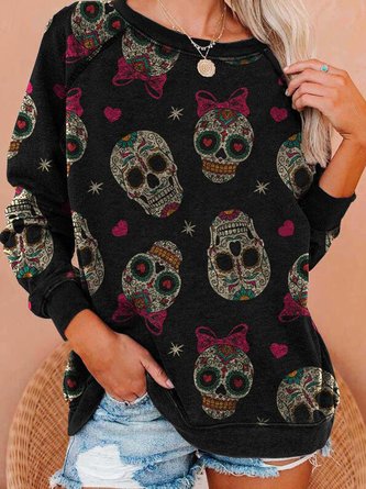 Simple and loose Halloween gift sweater with skull print