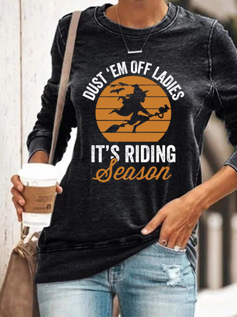 Women's Dust Em Off Ladies It’s Riding Season || Funny Cute Halloween Casual Regular Fit Sweatshirt