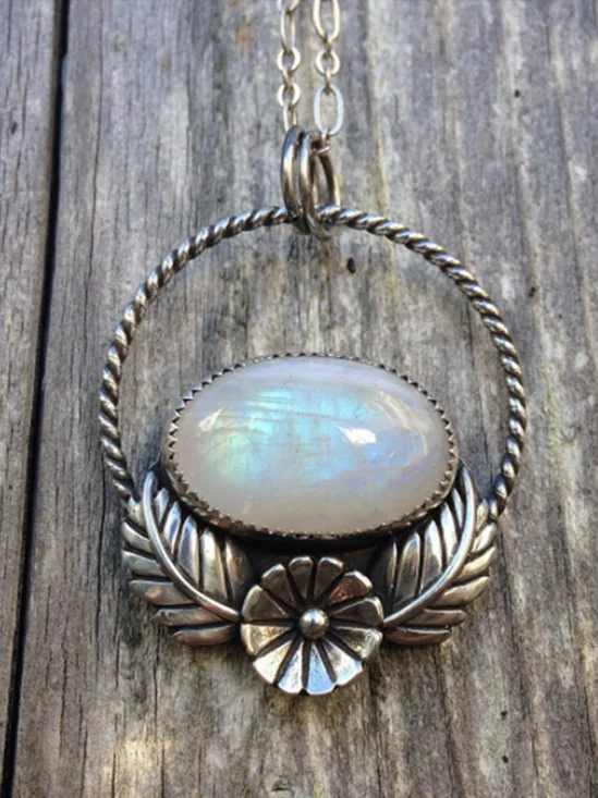 Vintage Moonlight Stone Flower Pendant Necklace