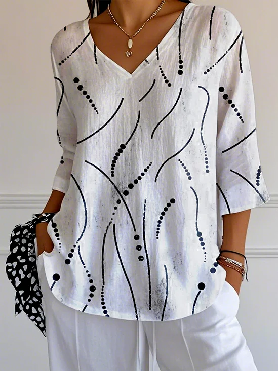 Women's V-neck three-quarter sleeve T-shirt