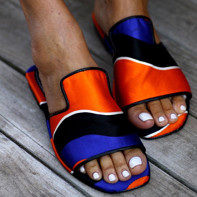 flat heel slippers