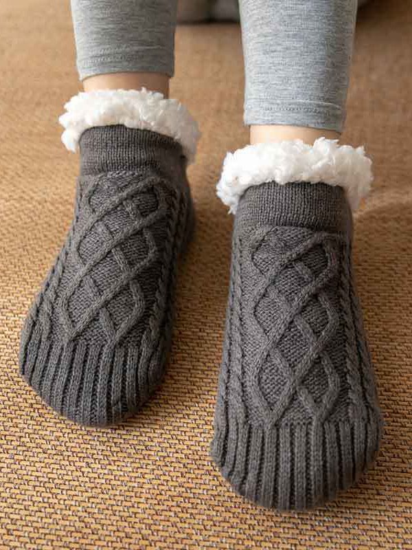 Leisure Home Coral Fleece Twist Pattern Floor Socks Pile Socks Autumn Winter Warm Thick